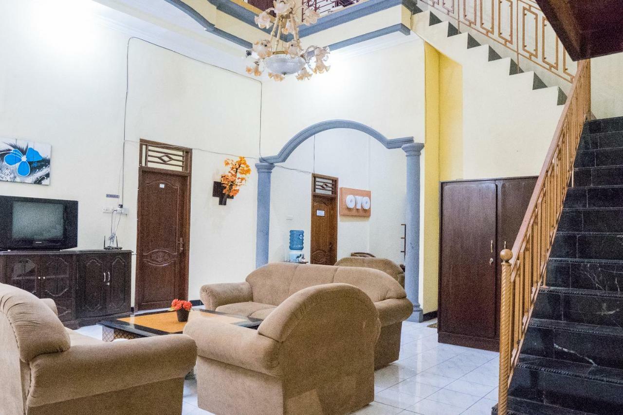 מלון מאלאנג Oyo 643 Al Thalib 8 Syariah מראה חיצוני תמונה